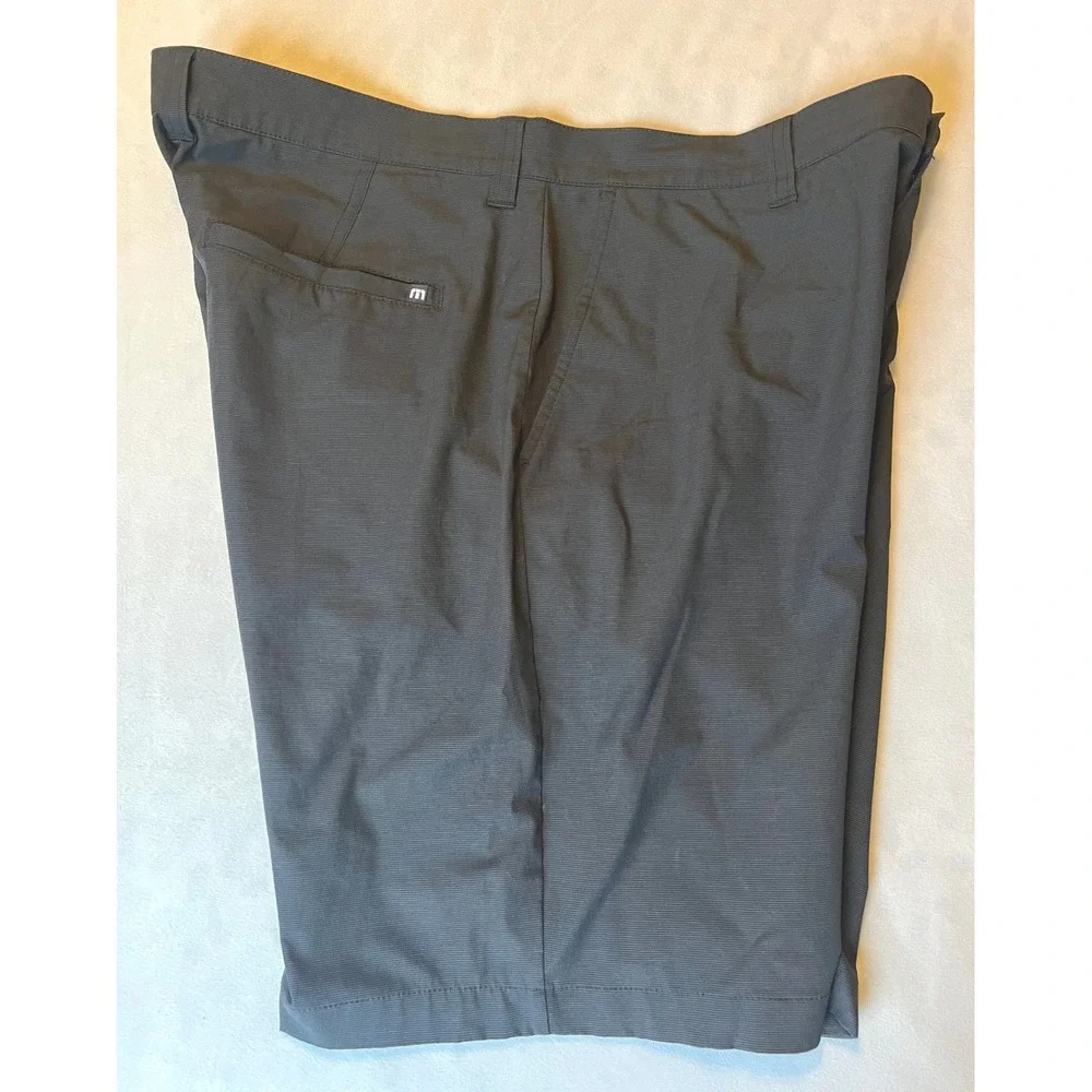 TravisMathew Beck Golf Shorts Mens 36 Dark Grey Micro Stripe Performance Stretch - Picture 3 of 7